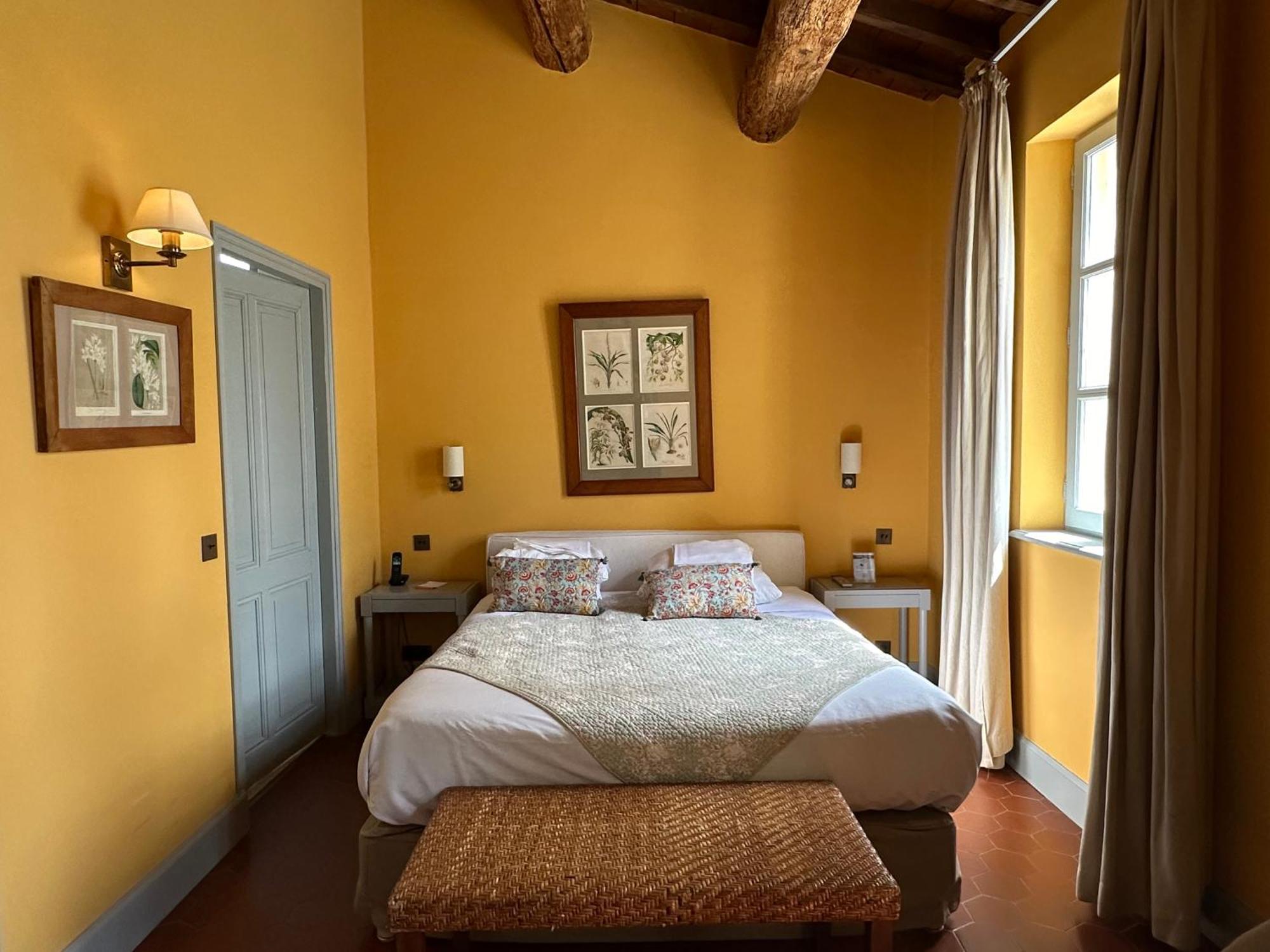 Le Mas De Peint - Hotel Et Restaurant Arlés Habitación foto